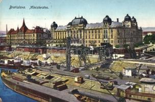 18 db régi magyar és történelmi magyar városképes lap + 2 modern lap / 18 pre-1945 Hungarian and His...