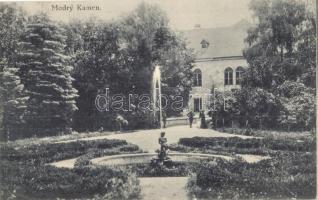 Kékkő, Blauenstein, Modry Kamen; kastély park / castle garden