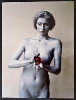 cca 1993 Menesdorfer Lajos (1941-2005) budapesti fotóművész hagyatékából, feliratozott vintage fénykép (A virág sikolya), 40x30 cm