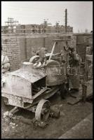 cca 1954 Sztálinváros építése, Kotnyek Antal (1921-1990) budapesti fotóriporter hagyatékából 58 db v...