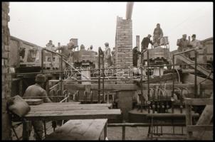 cca 1954 Sztálinváros építése, Kotnyek Antal (1921-1990) budapesti fotóriporter hagyatékából 58 db v...