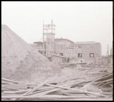 cca 1954 Sztálinváros építése, Kotnyek Antal (1921-1990) budapesti fotóriporter hagyatékából 58 db v...