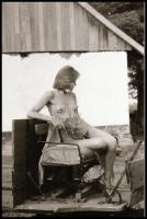 Mezei virágszál - cca 1975-ben készült, szolidan erotikus felvételek, 38 db vintage negatív, 24x36 m...