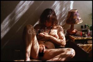 Kapás van - cca 1975 Szolidan erotikus felvételek, 23 db vintage negatív, 24x36 mm