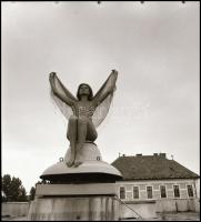 Tessék, tessék - cca 1970 és 1987 között készült, szolidan erotikus felvételek, 10 db vintage fotó é...