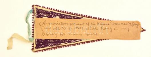 cca 1930-1940 A tokiói Waseda Egyetem kisméretű zászlaja (japán egyetemi oktató ajándéka magyar leve...