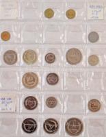 ~145db-os vegyes külföldi fémpénz gyűjtemény albumba rendezve, közte Egyiptom, Ecuador, Dominikai Kö...