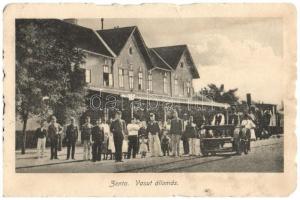 Zenta, Senta; Vasútállomás hajtánnyal / Bahnhof / railway station with handcar (kis szakadás / small tear)
