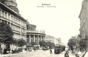 Budapest V. Váci körút, villamosok, utcaseprő - képeslapfüzetből (EK)
