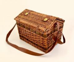 Rattan piknik táska, jó állapotban, 42×34 cm,