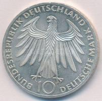 NSZK 1972F 10M Ag "Müncheni Olimpia - Térdelő atléták" T:1- apró ph.
FRG 1972F 10 Mark Ag...