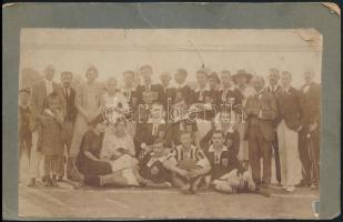 1927 A Celldömölk SE focistái, fotó, kartonra ragasztva, hátulján feliratozva, 11×17 cm