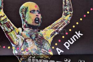 1981 Varga László (1930-): Üvegtörők, angol zenés film plakát, rendezte: Brian Gibson, hajtásnyommal...