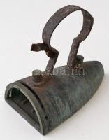 Régi szenes vasaló, hiányos, 16×19 cm