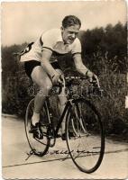 Gustav-Adolf Schur (SC Wissenschaft DHfK Leipzig). Kandidaten für die Olympischen Sommerspiele / German cyclist, Candidates of the 1960 Summer Olympics in Rome (non PC)