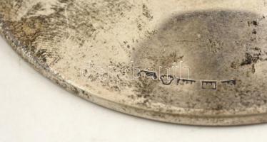 Ezüst(Ag) gyertyatartó, jelzett, alján beragasztott textillel, m: 6 cm, bruttó: 83,9 g