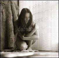 Női aktok, 9 db fotónegatív, 6×6 cm