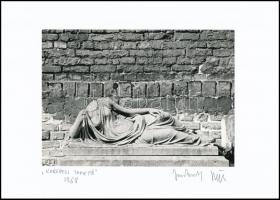 1968 Jankovszky György(1946-): Budapest Kerepesi temető, feliratozva, aláírt, pecséttel jelzett, kartonra ragasztva, 14,5×20,5 cm