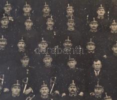 cca 1910 A 118. sz. rendőrőrs, csoportkép, fotó, üvegezett fa keretben, 16×21,5 cm