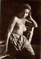 7 db RÉGI motívumos képeslap; folklór, erotika / 7 pre-1945 motive postcards; nude women, folklore