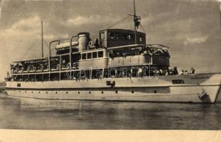 9 db MODERN balatoni hajó motívumos képeslap, 3 db egyformával / 9 modern Hungarian motive postcards...