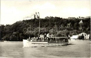 9 db MODERN balatoni hajó motívumos képeslap, 3 db egyformával / 9 modern Hungarian motive postcards...