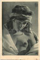 4 db RÉGI motívumos képeslap; folklór, erotika / 4 pre-1945 motive postcards; nude women, folklore