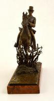 Copyright Thenn Vienna jelzéssel: Ugrató lovas. Bronz, márvány talapzaton, m:20 cm, h:19 cm