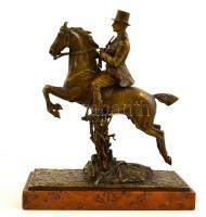 Copyright Thenn Vienna jelzéssel: Ugrató lovas. Bronz, márvány talapzaton, m:20 cm, h:19 cm