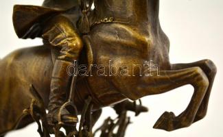 Copyright Thenn Vienna jelzéssel: Ugrató lovas. Bronz, márvány talapzaton, m:20 cm, h:19 cm