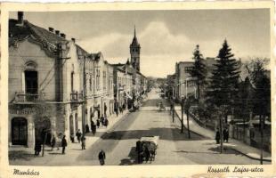 Munkács, Mukacheve, Mukacevo; Kossuth Lajos utca, városi könyvtár, Goldstein üzlete / street view with library, shop