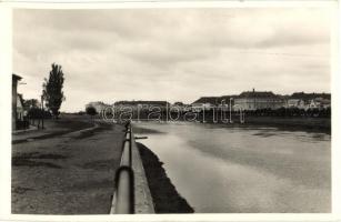 5 db régi kárpátaljai képeslap; Ungvár, vegyes minőségben / 5 pre-1945 Carpathian Ukraine town-view ...