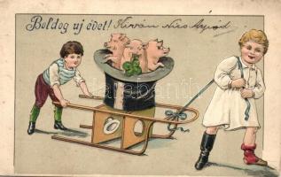 1904 Boldog Új Évet! / New Year greeting card, pigs. Emb. litho (EK)