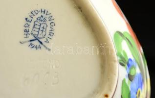 Herendi virág mintás, rózsás díszítésű bonbonniere. Kézzel  festett, jelzett, egy lepattant ággal d:...