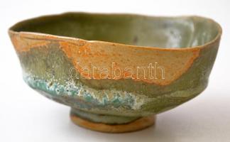 Gorka Lívia (1925-2011): Amorf tálka, mázas kerámia, jelzett, hibátlan, d: 11,5 cm, m: 5,5 cm