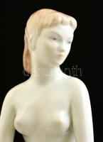 Aquincumi porcelán térdelő akt, kézzel festett, jelzett, hibátlan, m: 22,5 cm