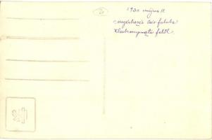 1930 Piliscsév, Csév; Megérkezés Csév faluba Klastrompuszta felől, turisták a gémeskútnál. photo