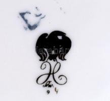 Hollóházi Szász Endre által tervezett bonbonier, matricás, jelzett, apró kopásokkal, 9×7,5×4 cm