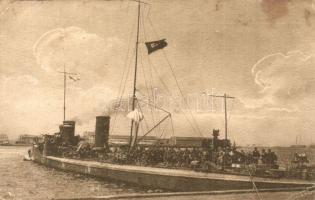 Türkisches Torpedoboot im Hafen Odessa. Aus dem Kriegsalbum FJB. 16. / WWI Ottoman Navy Turkish torpedo boat in the harbor of Odessa (EK)