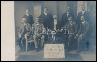 1913 Emlék az ózdi finomhengermű szereléséről, eredeti fotó Pályi mérnöktől képeslapként feladva, 9×14 cm
