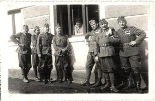 Erdélyi bevonulás, katonák kitüntetésekkel / Entry of the Hungarian troops in Transylvania, soldiers with medals, irredenta. photo