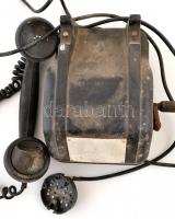 Régi kurblis telefon, rozsdás