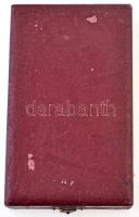 1984. "Április Negyedike Érdemrend" aranyozott, zománcozott Br kitüntetés mellszalaggal, s...