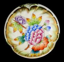 Herendi Viktória mintás ékszertartó dobozka, kézzel festett, jelzett, enyhén kopott aranyozással, d:...