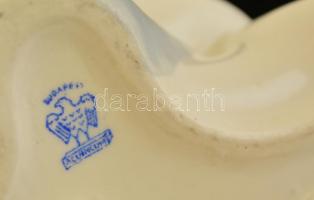 Aquincumi porcelán térdelő akt, kézzel festett, jelzett, apró kopásokkal, m: 22,5 cm