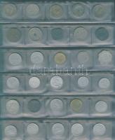 Jó világgyűjtemény 295 db régi és új, főleg tengerentúl, éremtartóban