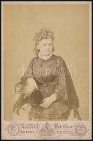cca 1869 Stégmüller Mária (női gazdasági iskola igazgatónője) portréja kabinetfotó méretben, Borsos József pesti műterméből, feliratozva, 16x11 cm