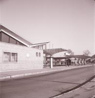 cca 1977 Kecskeméti városképek, régi és új épületek, városfejlesztési kordokumentumok, 21 db vintage...