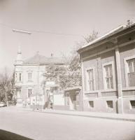 1974 és 1976 Kecskeméti városképek, régi és új épületek, városfejlesztési kordokumentumok, látképek,...