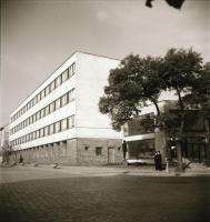 cca 1968 Kecskeméti városképek, régi és új épületek, városfejlesztési kordokumentumok, 24 db vintage...